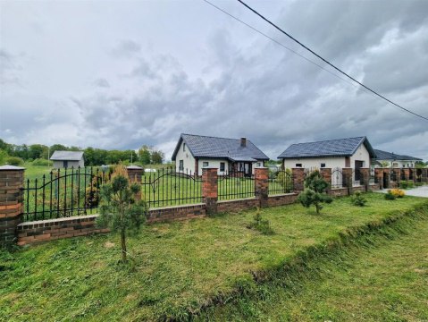 Дом 200м², участок 67 сот.