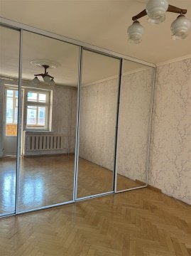 2-к квартира, 3/5 эт., 70м²