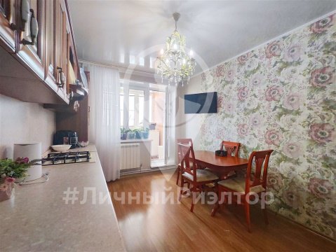 2-к квартира, 8/10 эт., 80м²
