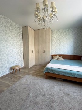 2-к квартира, 1/3 эт., 57м²