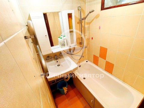 2-к квартира, 5/5 эт., 44м²