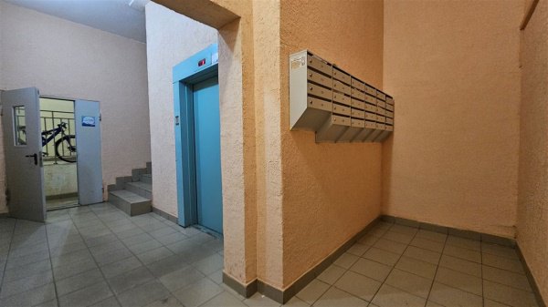 1-к квартира, 1/6 эт., 42м²