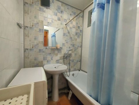 2-к квартира, 3/3 эт., 39м²