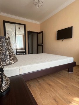 2-к квартира, 2/5 эт., 57м²