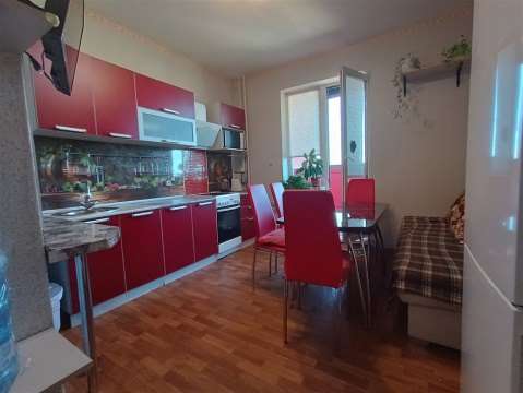 3-к квартира, 23/24 эт., 87м²