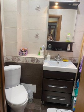 3-к квартира, 1/2 эт., 64м²