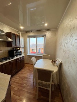 2-к квартира, 3/3 эт., 60м²