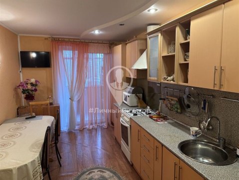 2-к квартира, 1/10 эт., 78м²