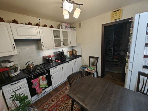 2-к квартира, 4/5 эт., 52м²