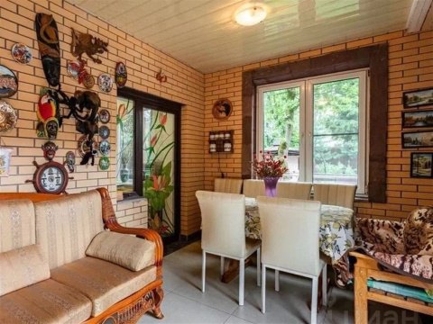 Дом 170м², участок 8 сот.