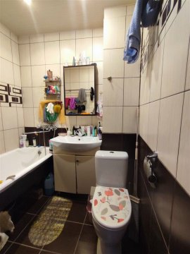 2-к квартира, 5/5 эт., 42м²