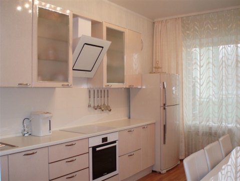 2-к квартира, 3/17 эт., 85м²
