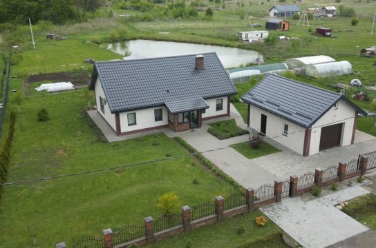 Дом 200м², участок 67 сот.