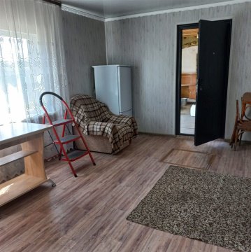 3-к квартира, 1/1 эт., 90м²