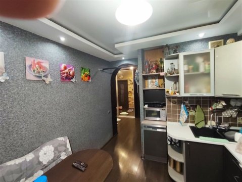 3-к квартира, 8/9 эт., 77м²