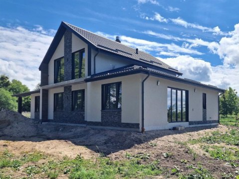 Дом 250м², участок 12 сот.