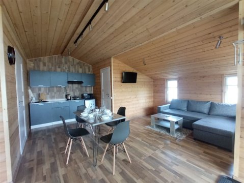 Дом 80м², участок 7 сот.