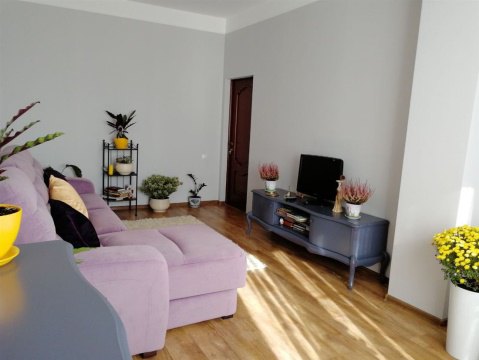 2-к квартира, 6/7 эт., 65м²
