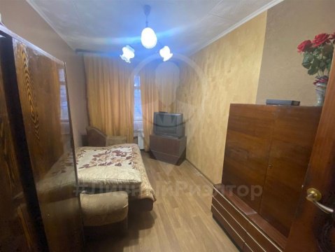 3-к квартира, 1/5 эт., 60м²