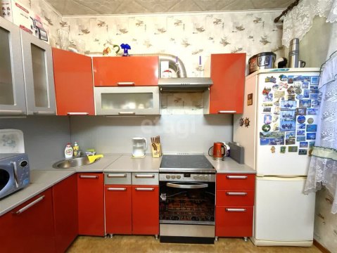 3-к квартира, 8/9 эт., 72м²