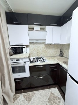 3-к квартира, 5/5 эт., 54м²