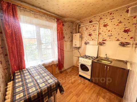 3-к квартира, 1/5 эт., 53м²