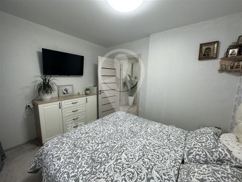 3-к квартира, 5/5 эт., 60м²