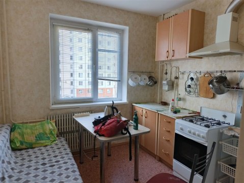 1-к квартира, 4/10 эт., 38м²