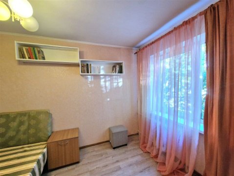3-к квартира, 4/5 эт., 58м²