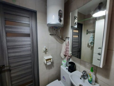 3-к квартира, 5/5 эт., 53м²