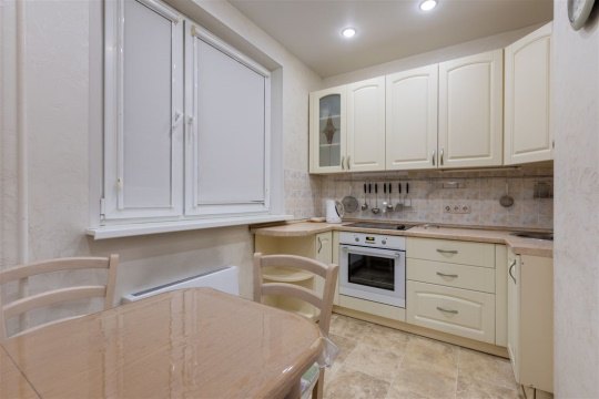 1-к квартира, 10/17 эт., 38м²