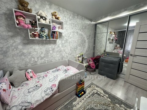 3-к квартира, 5/5 эт., 60м²