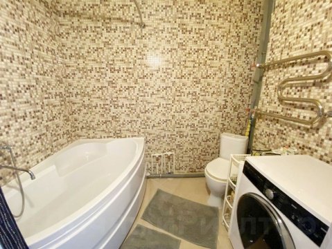 2-к квартира, 6/18 эт., 60м²
