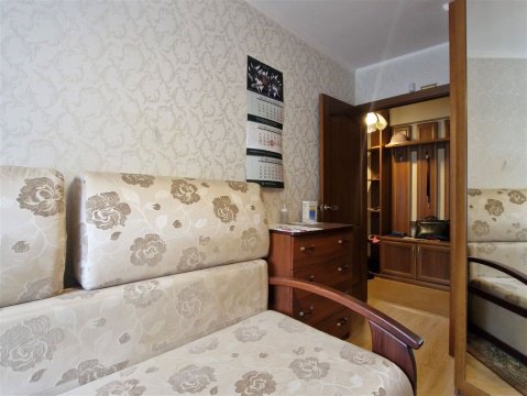 2-к квартира, 2/9 эт., 42м²