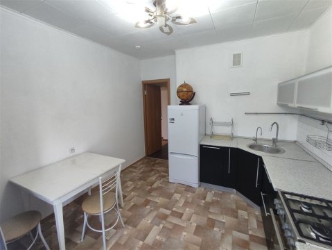 2-к квартира, 5/5 эт., 45м²