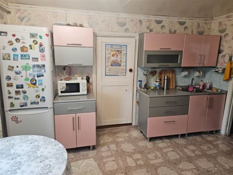 3-к квартира, 1/1 эт., 67м²