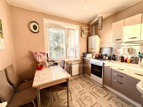 2-к квартира, 3/3 эт., 56м²