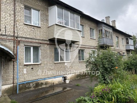 2-к квартира, 1/2 эт., 42м²