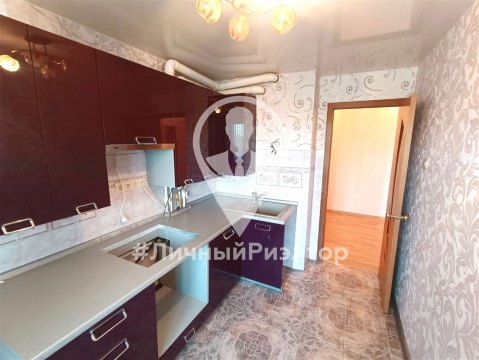2-к квартира, 1/3 эт., 50м²
