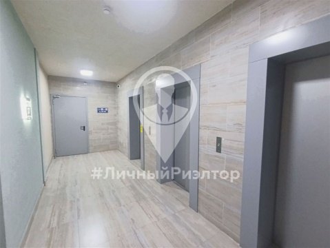 2-к квартира, 17/25 эт., 58м²