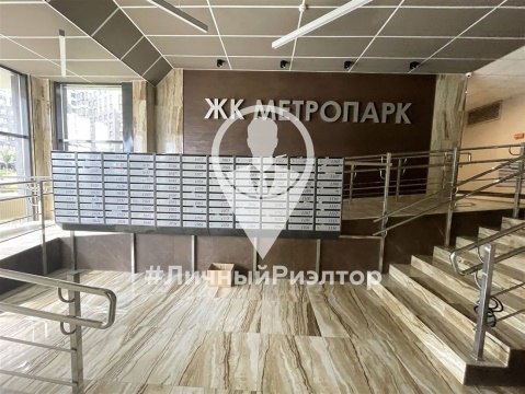 1-к квартира, 10/25 эт., 37м²