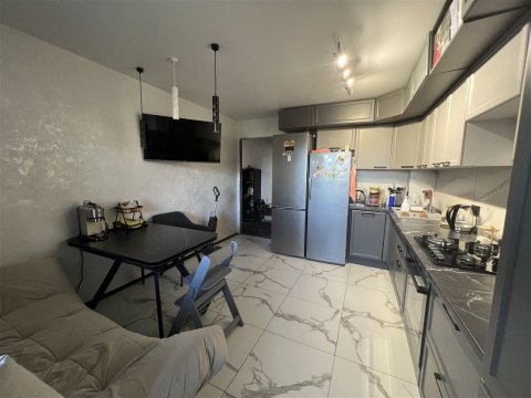 3-к квартира, 2/10 эт., 72м²