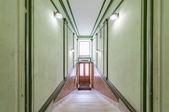 3-к квартира, 5/6 эт., 181м²