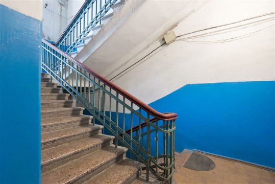 3-к квартира, 1/4 эт., 70м²