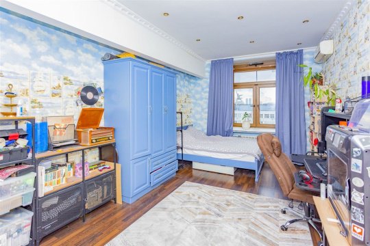 4-к квартира, 8/8 эт., 103м²