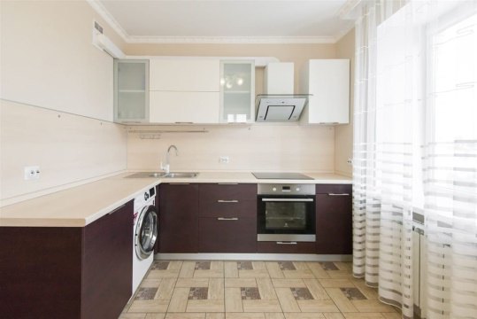 2-к квартира, 8/10 эт., 61м²