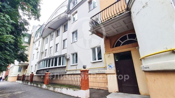 4-к квартира, 1/4 эт., 120м²