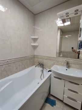 4-к квартира, 5/10 эт., 100м²