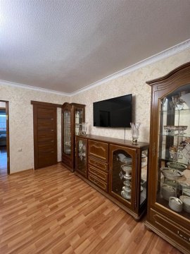 2-к квартира, 3/3 эт., 60м²
