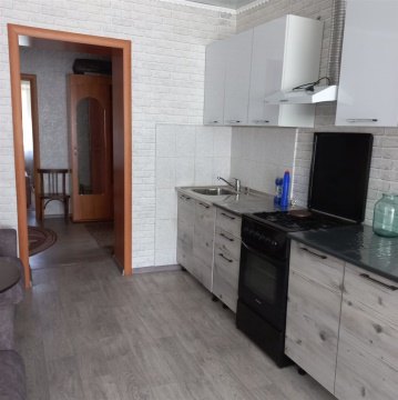 3-к квартира, 1/1 эт., 90м²